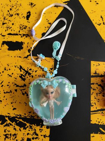 Mini barbie collector peek a boo