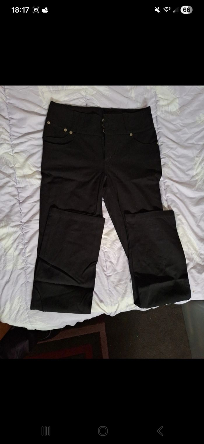 Pantalon noir - photo numéro 3