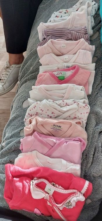 Vends le lots complets ou par catégorie d'articles.les body on était vendu j'ai donc baisser le prix