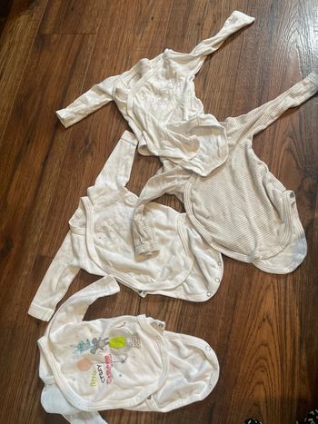 Lot de bodies naissance /1 mois