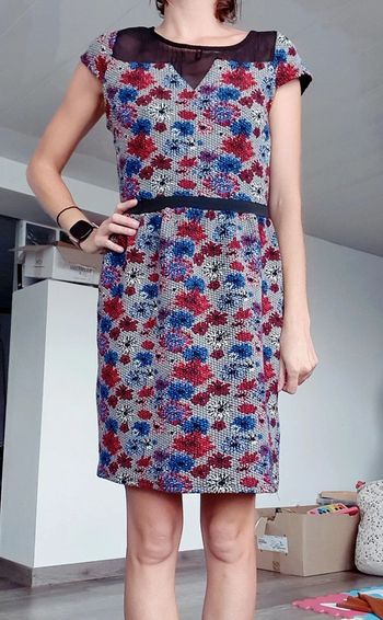 Robe naf naf taille 38 mais convient a du 36 en très bon état