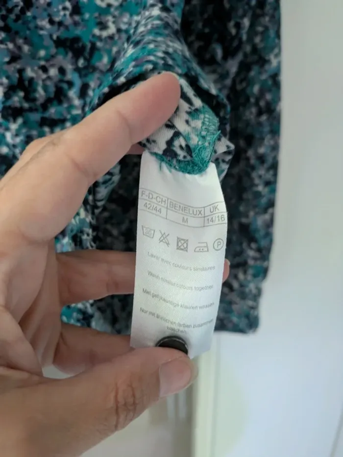 Magnifique haut blouse femme manches longues tons bleus Damart taille 42/44 - photo numéro 3