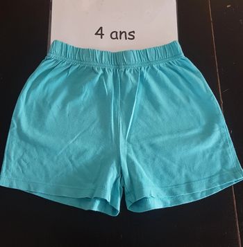 Short 4 ans