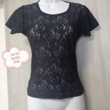 Tee shirt dentelle femme.34/36..