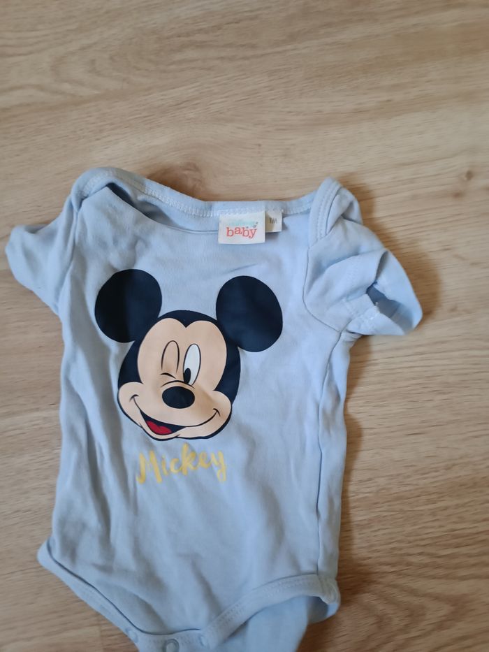 Body Mickey, marque Disney baby, taille 1 mois - photo numéro 2
