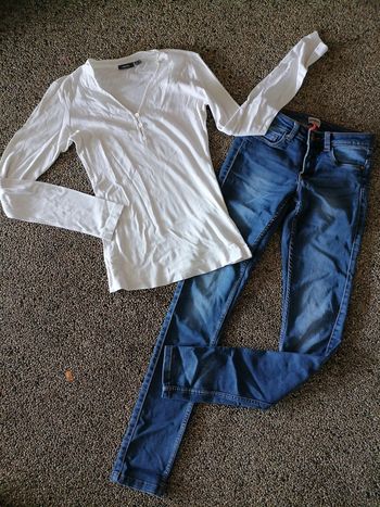 Jean et tee shirt taille 34