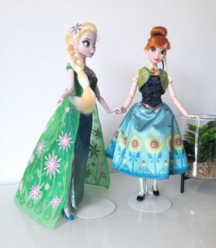Ensemble de poupées "La Reine des Neiges" Disney NEUVES - photo numéro 3