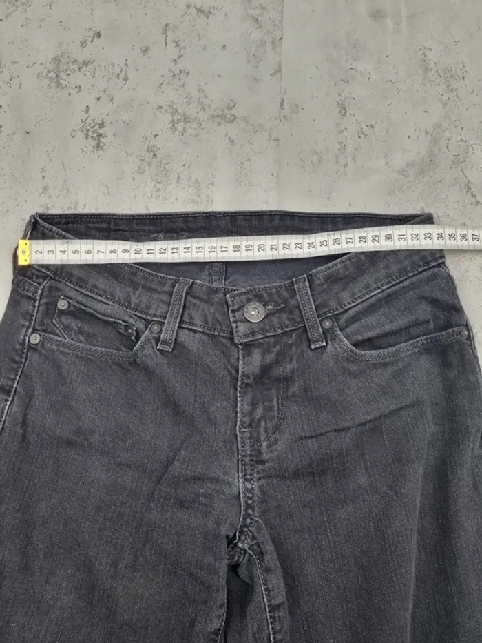 Jean Levi’s noir – Taille 25x32 (30 FR) Femme (mesures en photos - photo numéro 6