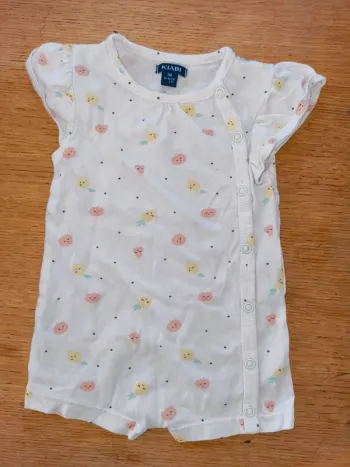 Combinaison short Kiabi 3 mois fille excellent état
