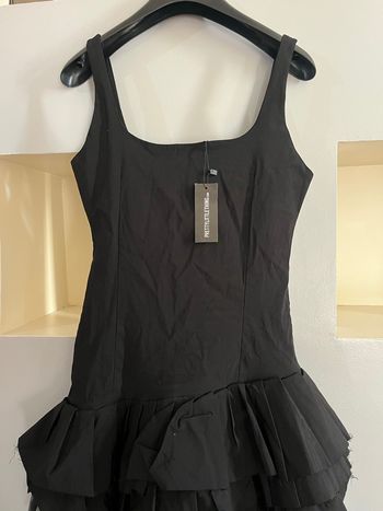 Robe noire PrettyLittleThing neuve avec étiquette 