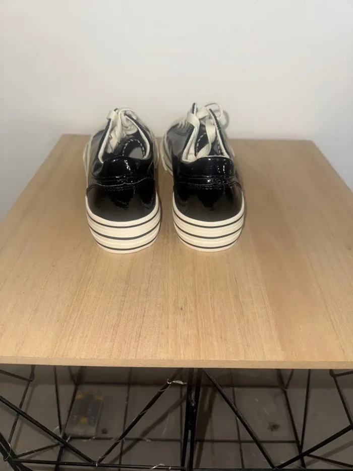 Baskets basses femme noires vernies – Style casual chic – Pointure 37 - photo numéro 3