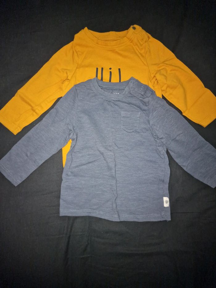 2 T-shirts manches longues 18 mois
