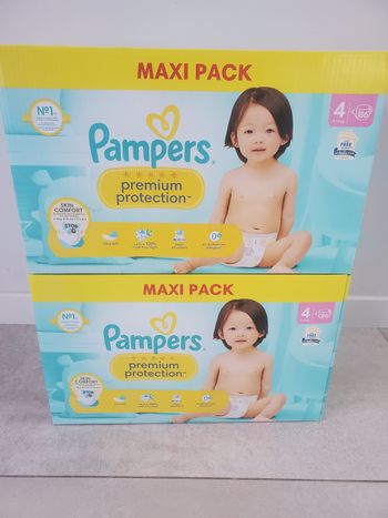 Lot de 2 cartons de couches pampers premium protection taille 4