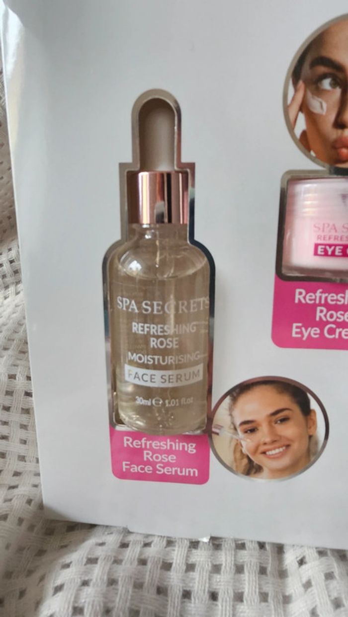 Coffret Cadeau Spa Secrets "Refreshing Rose" - Pour un Rituel de Soin Doux et Éclatant ! - photo numéro 2