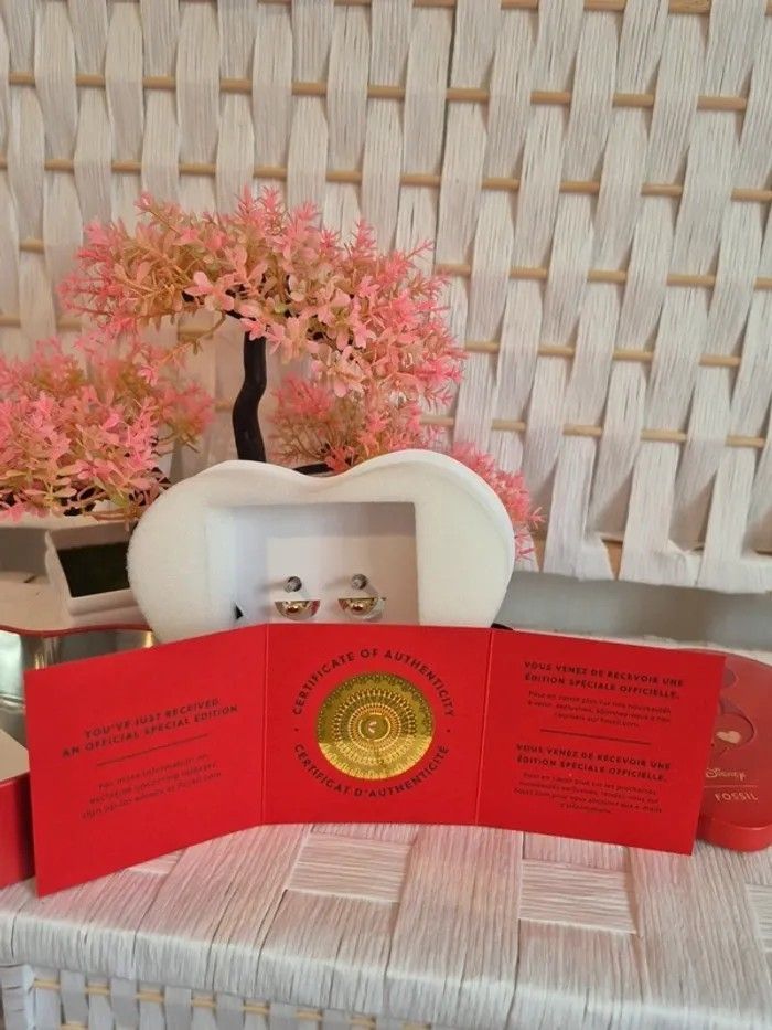 💕jolie boucles d'oreilles minnie Disney édition spéciale fossil💕 - photo numéro 7