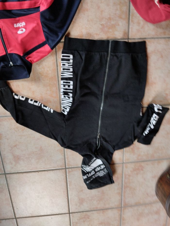 Lot de 5 articles garçon 12 ans - photo numéro 2