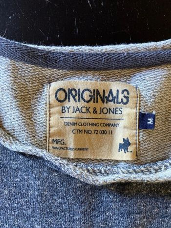 Pull bleu - photo numéro 2