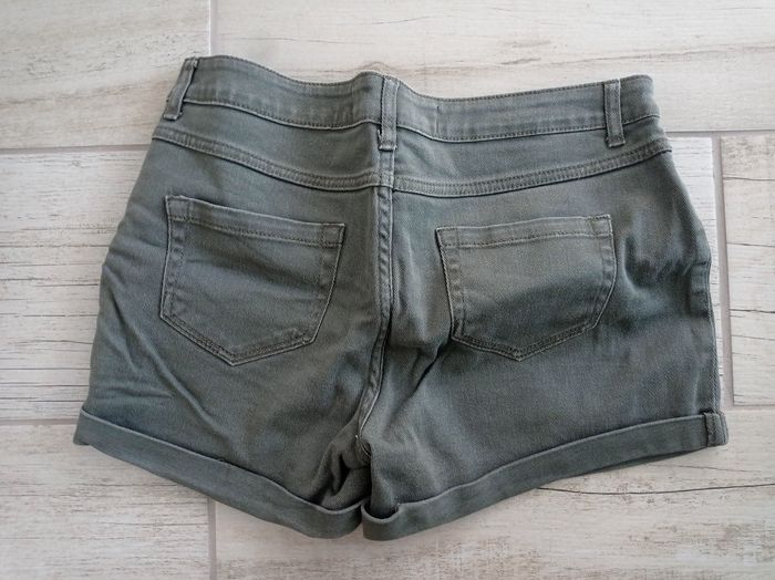 Short Kaki - T. 36 - photo numéro 2