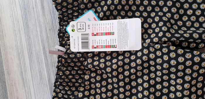 Pantalon droit très fin neuf - photo numéro 2