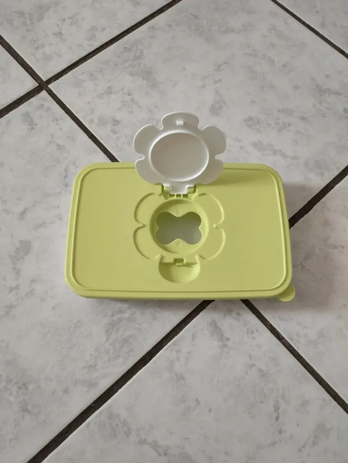 Boite lingettes tupperware - photo numéro 2