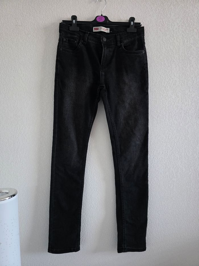 Jean noir Levi's 519 extrême skinny