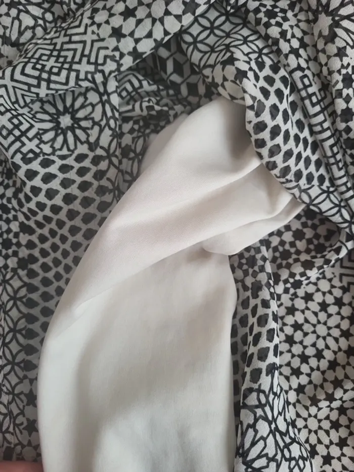 Robe fluide h&m 6/7 ans - photo numéro 7