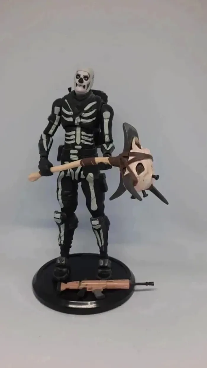Figurine Fortnite Skull Trooper - photo numéro 2