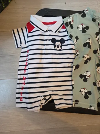 Lot 3 bodies mickey 3mois