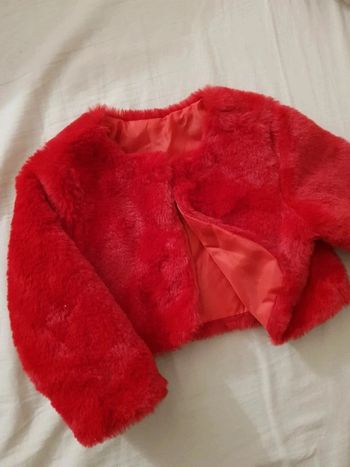 Petit gilet fourrure rouge 12mois neuve