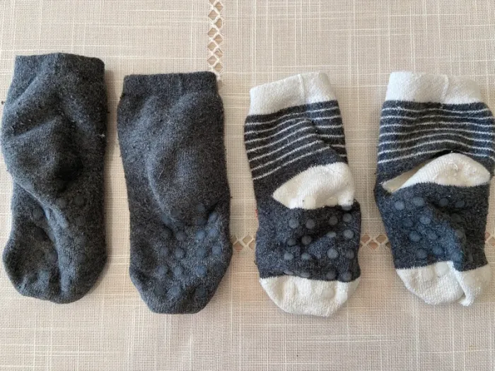 Chaussettes hiver et gants - photo numéro 2