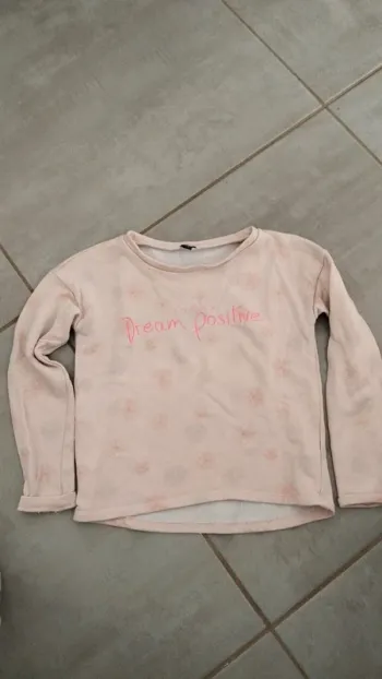 Pull Kiabi taille 10 ans fille