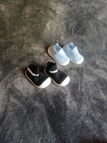 Lot chaussures bébé T20 (9-14 mois) neuves