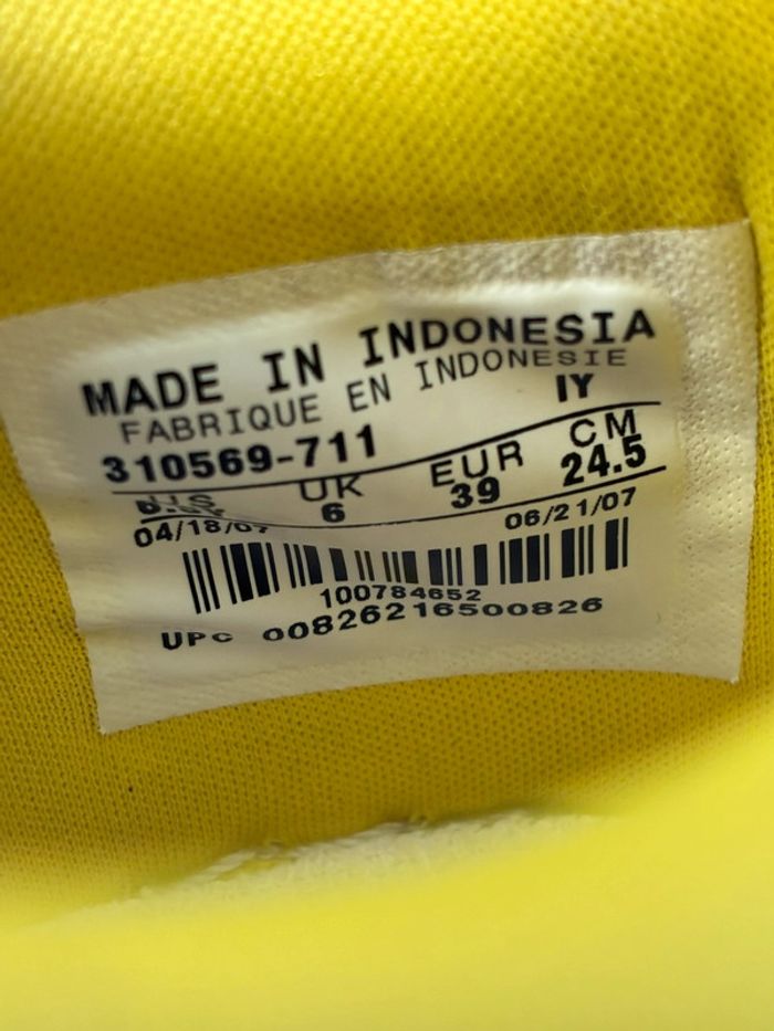 Baskets Nike Dunk low spongebob jaune marron pointure 39 très bon état - photo numéro 9