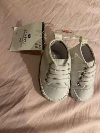 Chaussures blanches souples 17-18