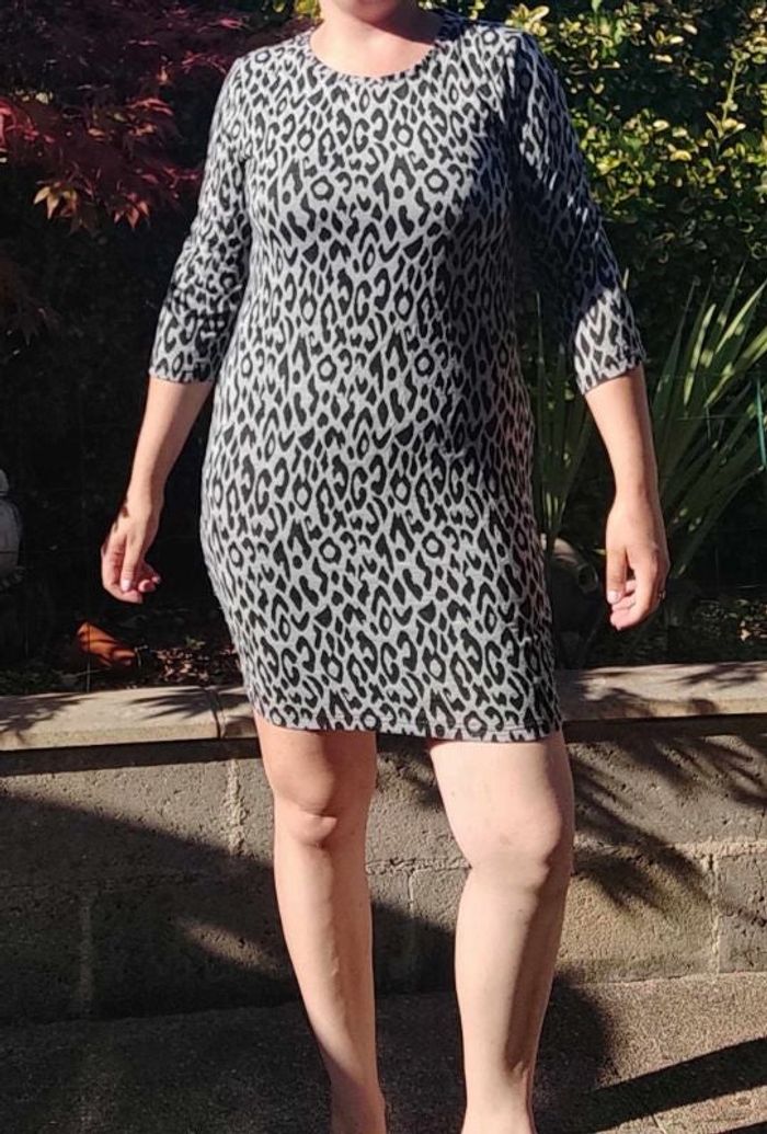Robe fine hiver leopard gris noir l 40
