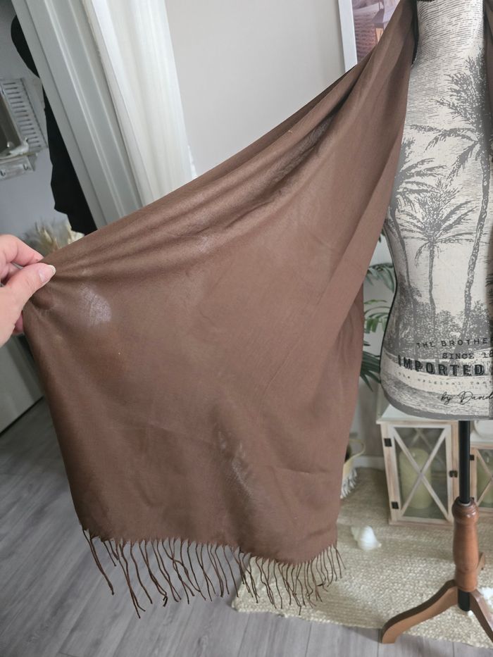 Grand foulard marron - photo numéro 6