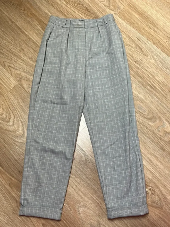 pantalon cropped zara coupe carotte à carreaux - photo numéro 3