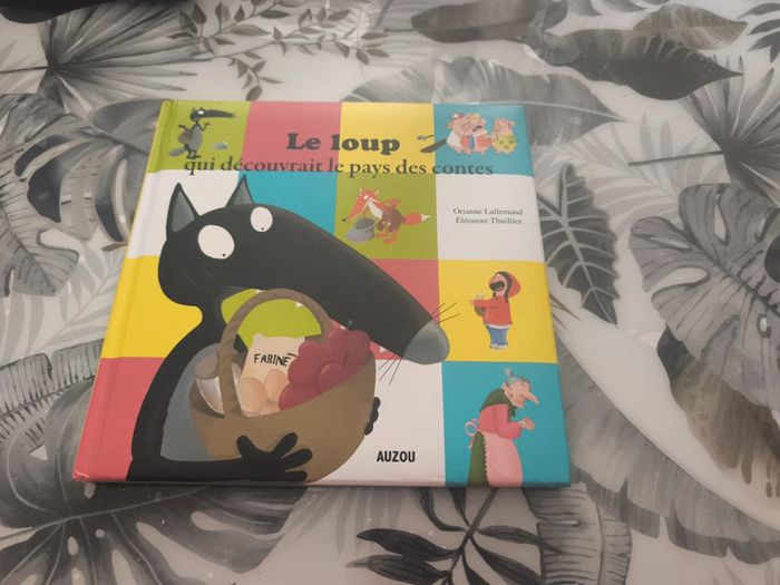 Album le loup qui découvrait le pays des contes
