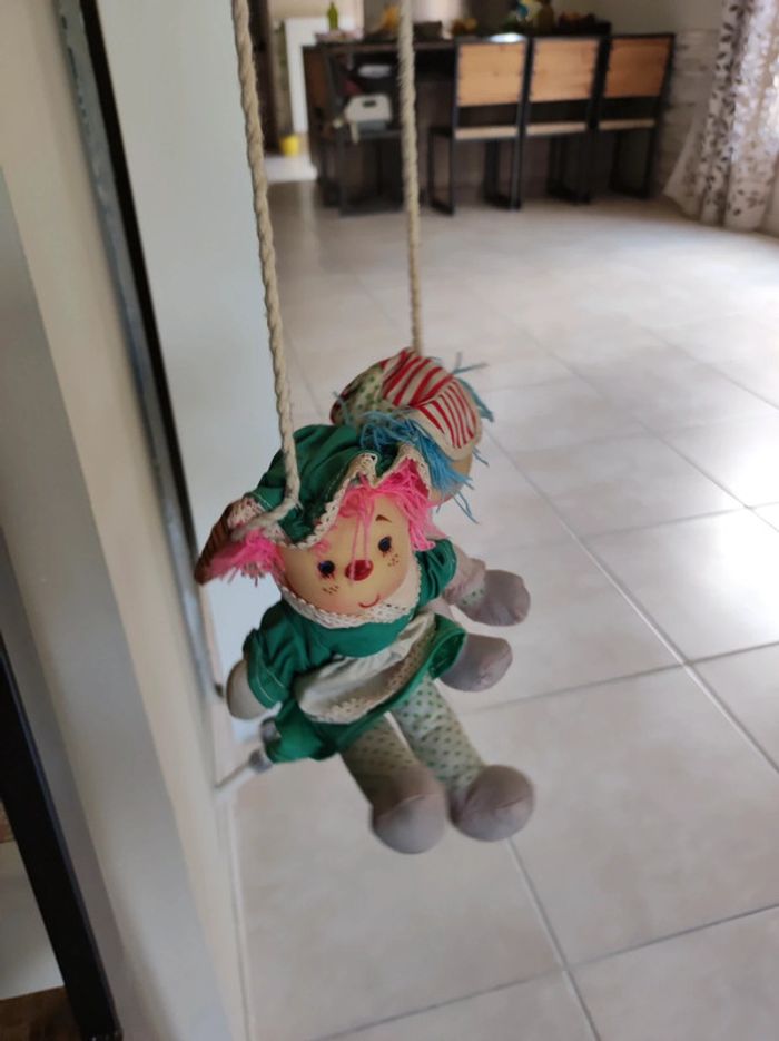 lot 2 jolies poupees sur balançoire en bois - photo numéro 2