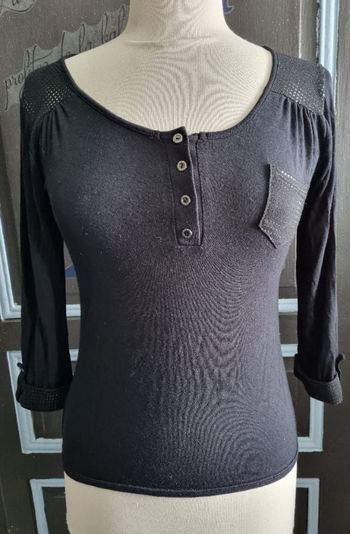 Pull léger noir avec strass taille M