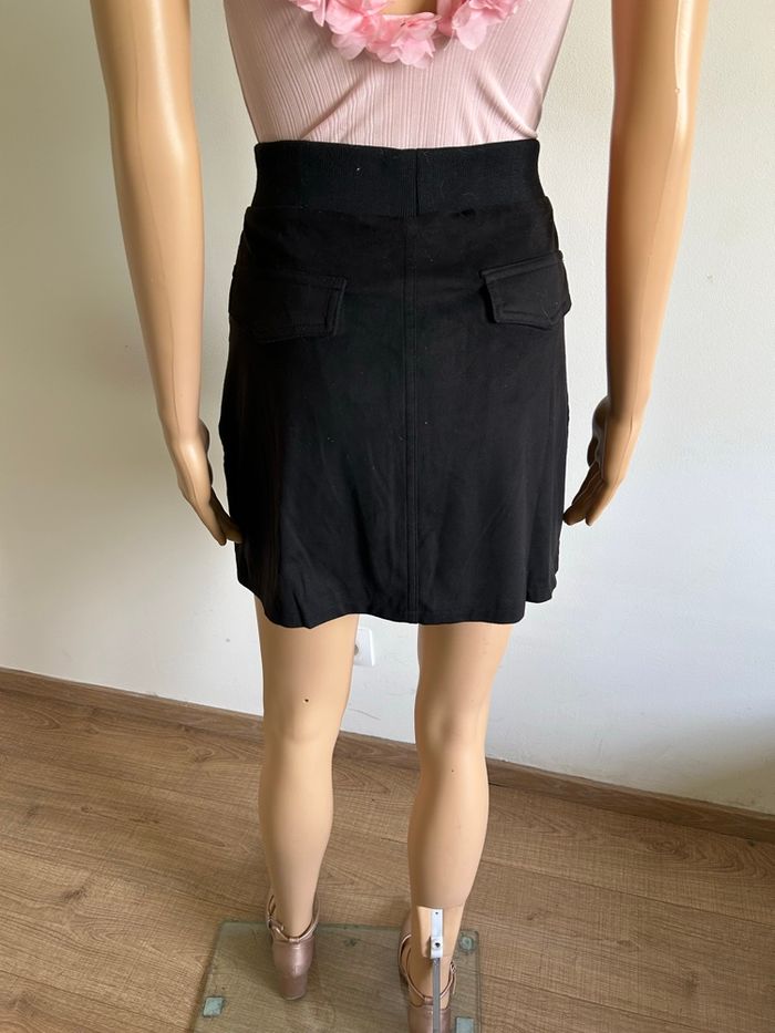 Jupe noire neuve avec broderies Desigual taille 42 - photo numéro 5