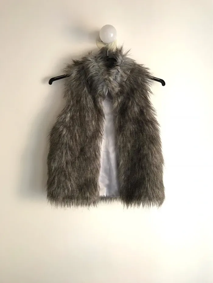 Gilet sans manches en fausse fourrure Ton Tin 9/10ans