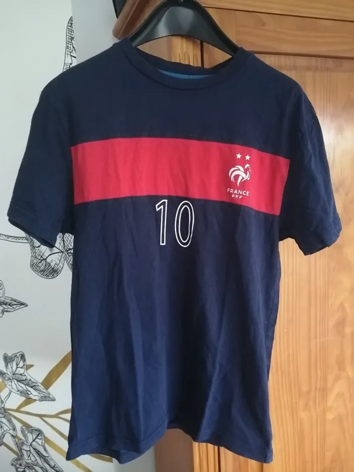Tee shirt