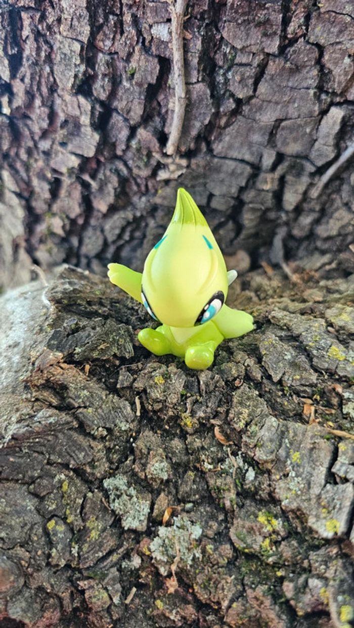 Super figurine Pokemon Nintendo finger puppet celebi - photo numéro 2