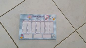 Sous main hebdomadaire Hello kitty VIN