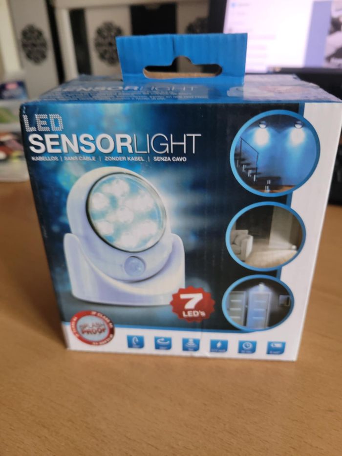 DETECTEUR DE MOUVEMENTS SANS FILS NEUF