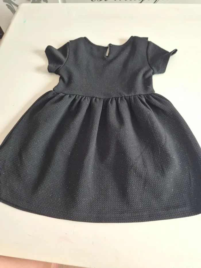 Robe noir chic - photo numéro 4