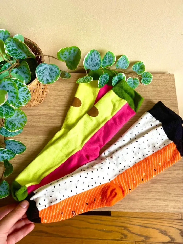 sublime Lot 2 paires chaussettes neuves colorees fantaisie mi hautes - photo numéro 4