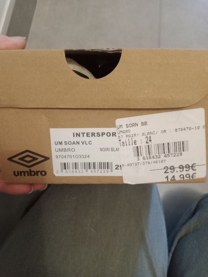 Basket umbro taille 24 - photo numéro 2