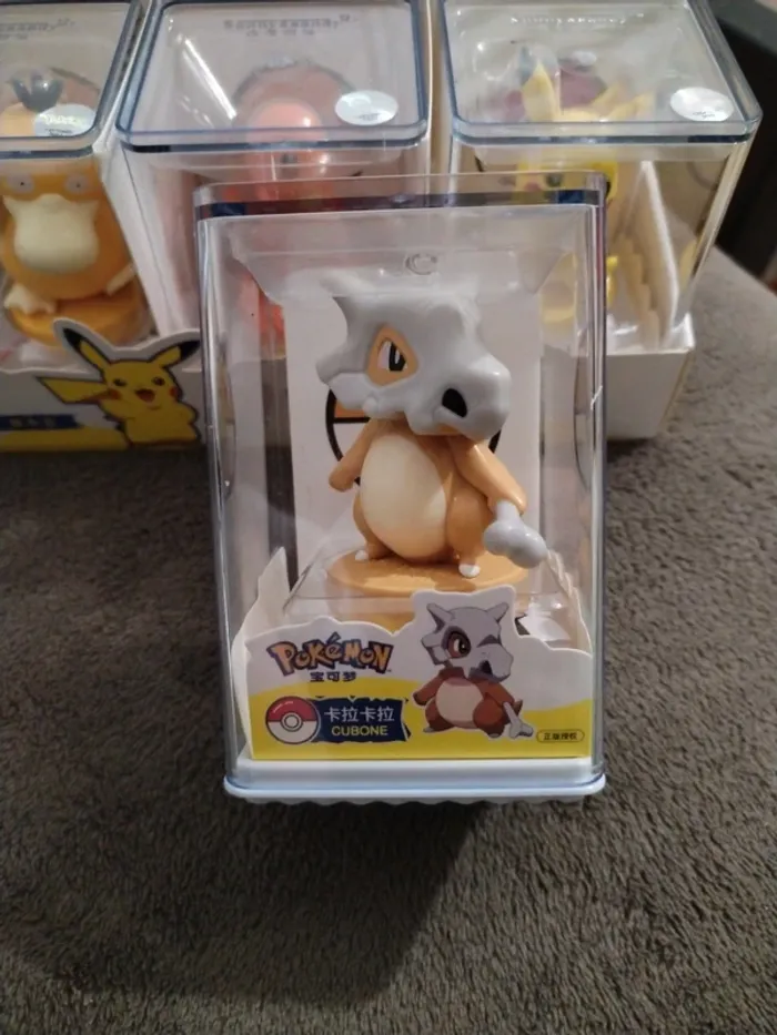 Figurine pokémon osselait